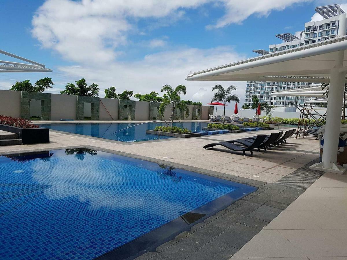 Apartment Sea View At Mactan Newtown Lapu-Lapu City Esterno foto