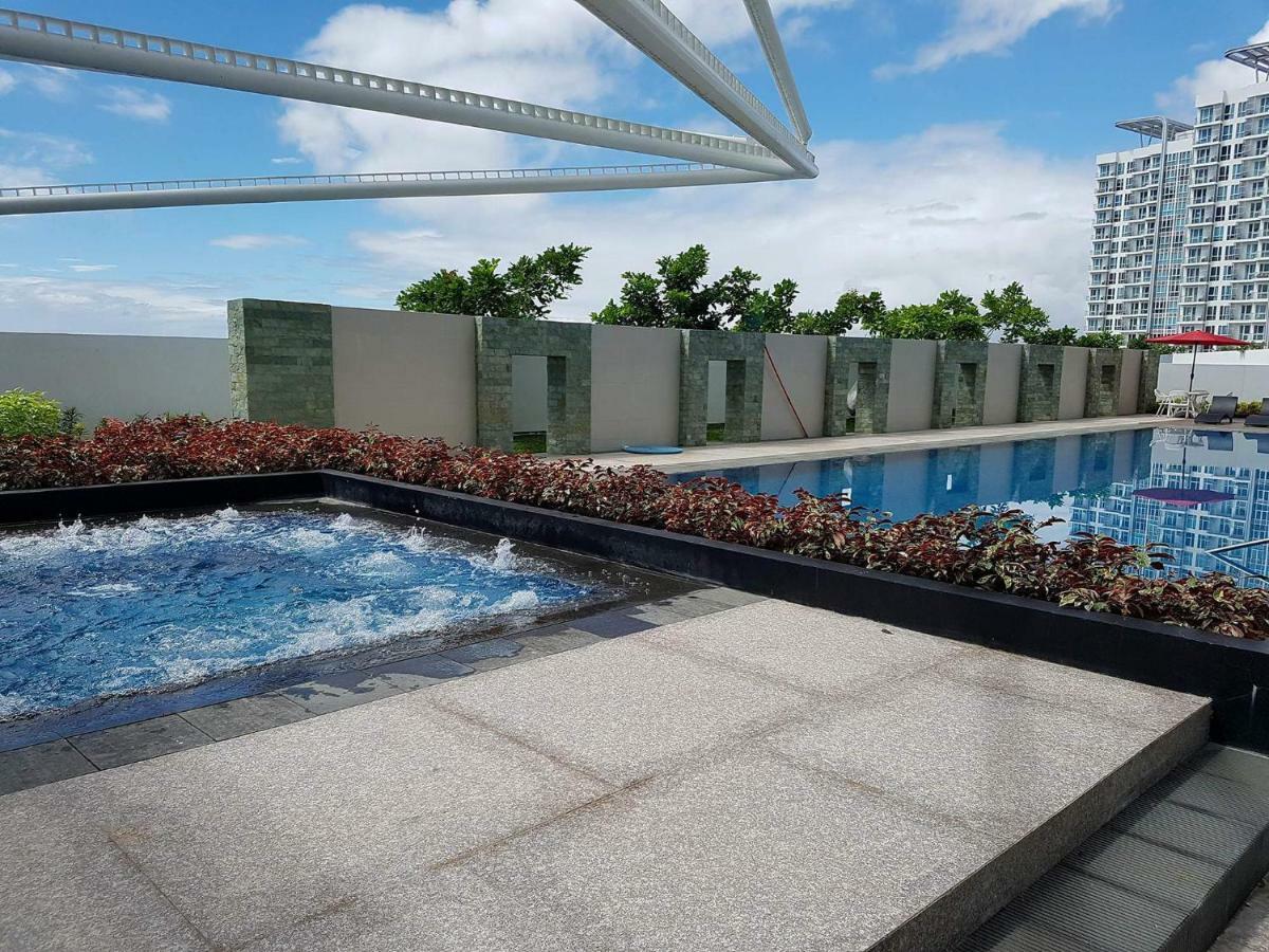 Apartment Sea View At Mactan Newtown Lapu-Lapu City Esterno foto