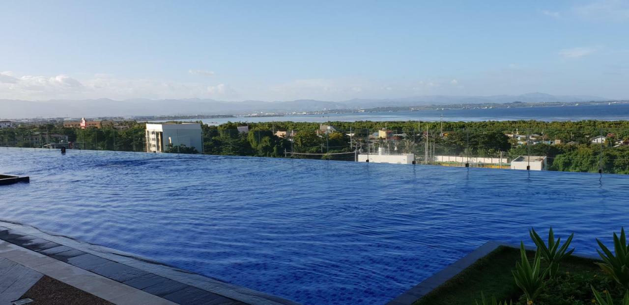 Apartment Sea View At Mactan Newtown Lapu-Lapu City Esterno foto